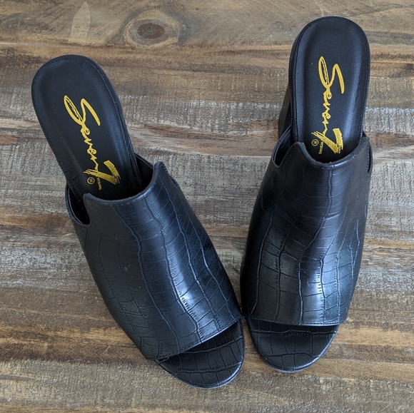 🆕🌿BLACK HEEL MULE SANDALS🌿 - Picture 6 of 8